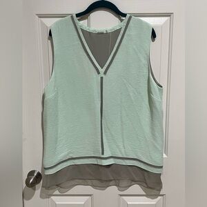 Elie Tahari Mint and Taupe V—NECK LAYERED SLEEVLESS BLOUSE WOMEN SIZE XL